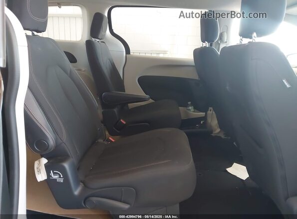 2C4RC1CG2JR351416 2018 CHRYSLER PACIFICA Black Widok naklejki z numerem VIN