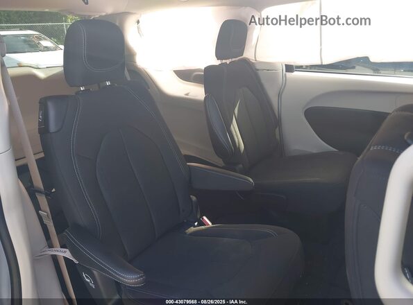 2C4RC1CG6RR176664 2024 CHRYSLER VOYAGER White Widok naklejki z numerem VIN