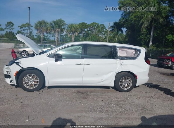 2C4RC1CG6RR176664 2024 CHRYSLER VOYAGER White Widok wnętrza 360 stopni