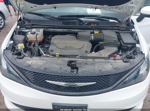 2C4RC1CG8PR525904 2023 CHRYSLER VOYAGER White Widok z tyłu