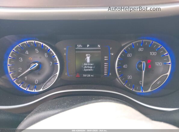 2C4RC1CG8PR611052 2023 CHRYSLER VOYAGER Silver Widok tylnych siedzeń