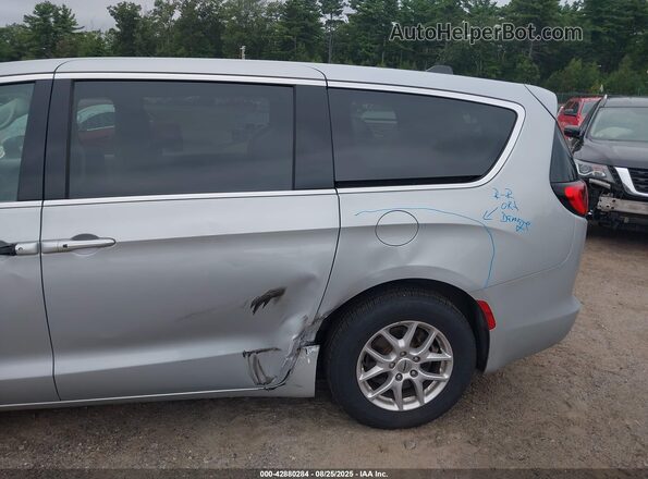 2C4RC1CG8PR611052 2023 CHRYSLER VOYAGER Silver Widok z przodu