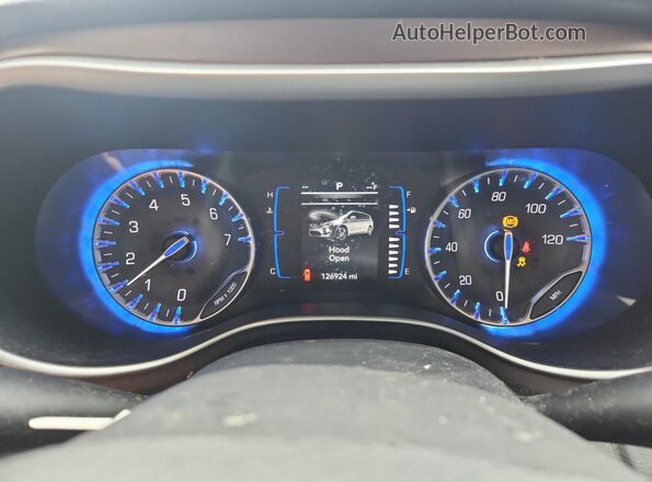 2C4RC1CGXJR305526 2018 CHRYSLER PACIFICA Silver ხელსაწყოთა პანელის ხედი