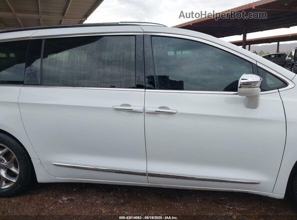 2C4RC1GG0JR185438 2018 CHRYSLER PACIFICA White Սալոնի հետևի տեսք