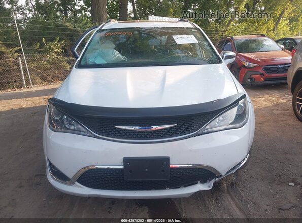 2C4RC1GG0JR232810 2018 CHRYSLER PACIFICA Белый Вид задней части салона