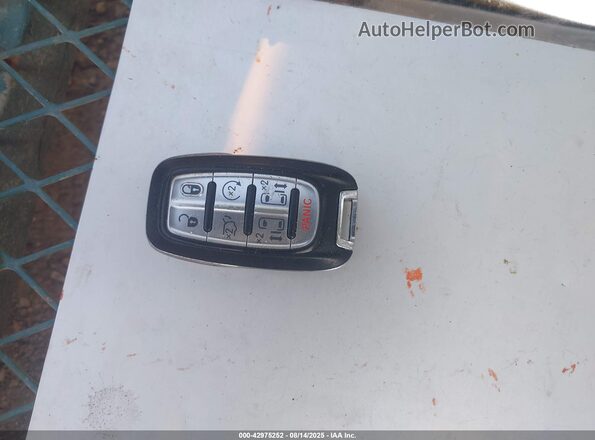 2C4RC1GG0JR232810 2018 CHRYSLER PACIFICA Белый Вид панели приборов