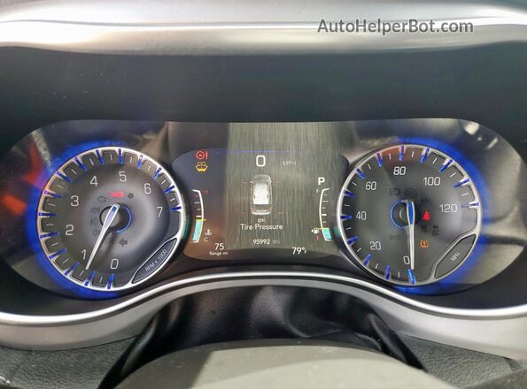 2C4RC1GG3JR259841 2018 CHRYSLER PACIFICA Maroon Instrument cluster view