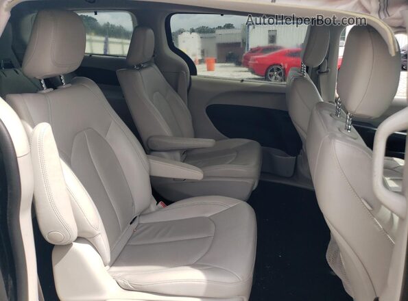 2C4RC1L70JR164434 2018 CHRYSLER PACIFICA Серый Вид задней части салона