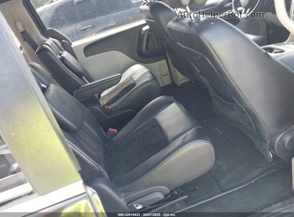 2C4RDGCG6HR749321 2017 DODGE GRAND CARAVAN Черный Вид наклейки с VIN-кодом