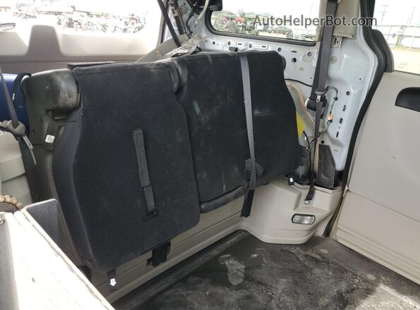 2C7WDGCG3JR332170 2018 DODGE GRAND White Widok wnętrza z tyłu