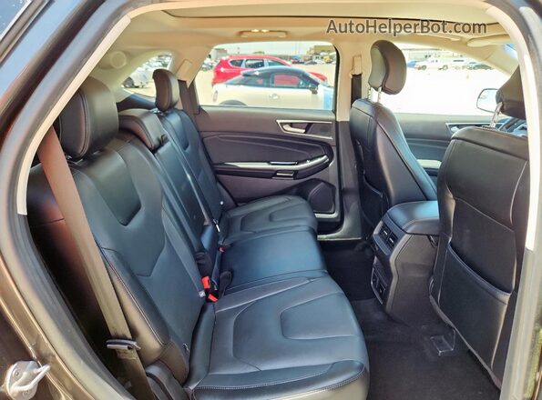 2FMPK3K81JBB72109 2018 FORD EDGE Gray Widok wnętrza z tyłu