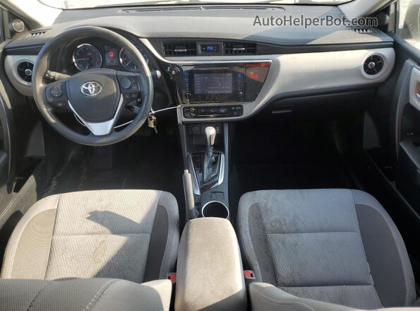 2T1BURHE6JC097844 2018 TOYOTA LL Белый Вид панели приборов