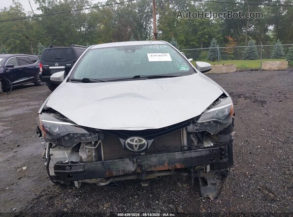 2T1BURHE8JC004399 2018 TOYOTA LL Серебряный Вид панели приборов