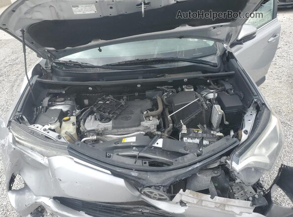 2T3RFREV0JW800860 2018 TOYOTA RAV4 Серебряный Вид подкапотного пространства