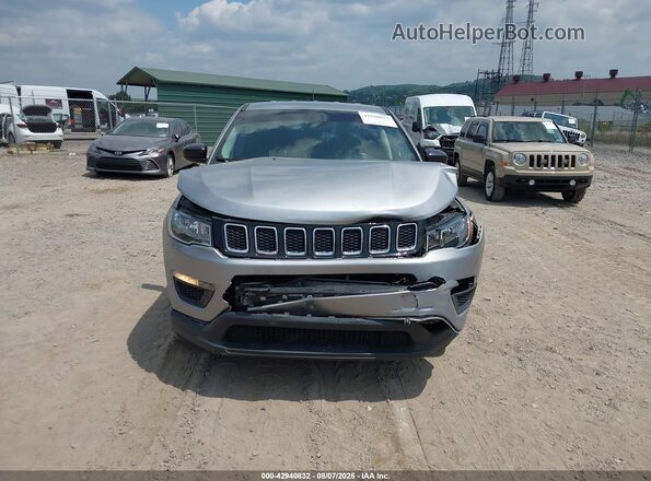 3C4NJCAB3JT462268 2018 JEEP COMPASS Silver Սալոնի հետևի տեսք