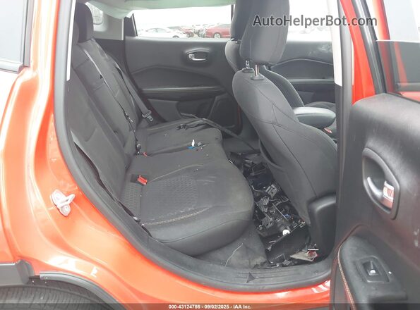 3C4NJDABXJT457154 2018 JEEP COMPASS Red VIN կոդի պիտակի տեսք