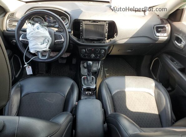 3C4NJDBB1JT314141 2018 JEEP COMPASS Silver წინა პანელის ხედი