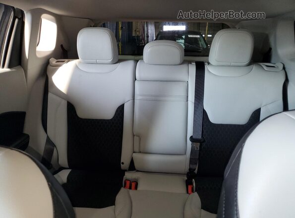 3C4NJDBB5JT256650 2018 JEEP COMPASS Silver Հետևի նստատեղերի տեսք