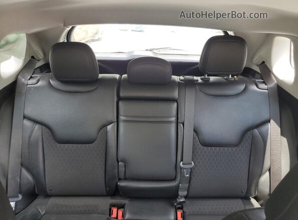 3C4NJDBB5JT394947 2018 JEEP COMPASS Black Widok tylnych siedzeń