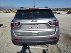 2018 Jeep Compass Latitude Серебряный vin: 3C4NJDBB6JT116316