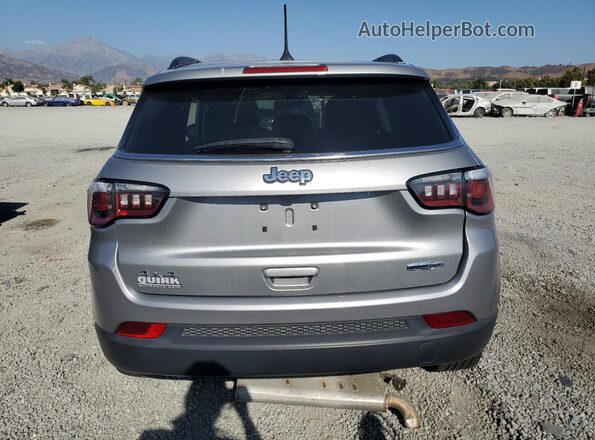 3C4NJDBB6JT116316 2018 JEEP COMPASS Серебряный Вид сзади
