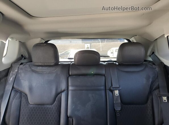 3C4NJDBB6JT116316 2018 JEEP COMPASS Серебряный Вид задних сидений
