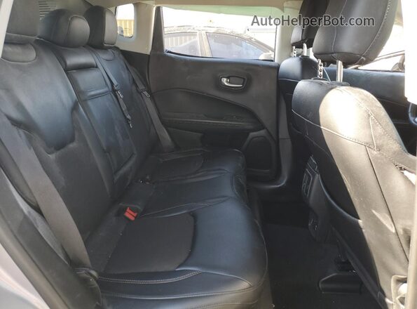 3C4NJDBB6JT116316 2018 JEEP COMPASS Серебряный Вид задней части салона