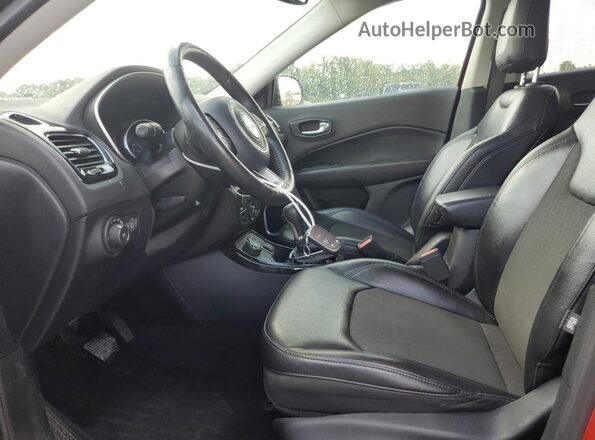 3C4NJDBB8JT453571 2018 JEEP COMPASS Red Front interior view