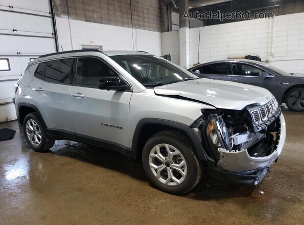 3C4NJDBN2ST539230 2025 JEEP COMPASS Silver Передня права чверть