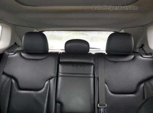 3C4NJDCB4JT153623 2018 JEEP COMPASS Gray Rear seats view