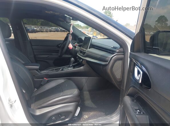 3C4NJDCN0PT515241 2023 JEEP COMPASS Белый Вид салона спереди