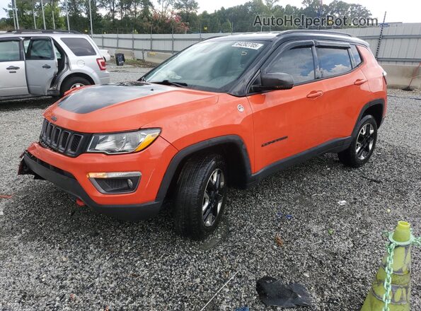 3C4NJDDB0JT128653 2018 JEEP COMPASS Orange Առջևի ձախ երեք քառորդ տեսարան