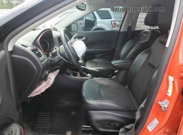 3C4NJDDB0JT128653 2018 JEEP COMPASS Orange Սալոնի դիմացի տեսք