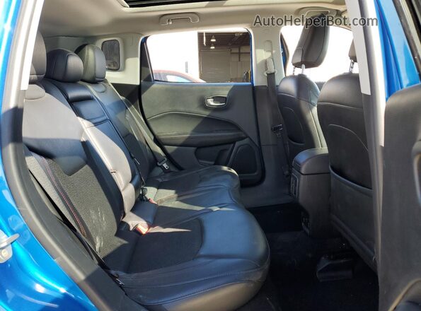 3C4NJDDB1JT454784 2018 JEEP COMPASS Синий Вид задней части салона