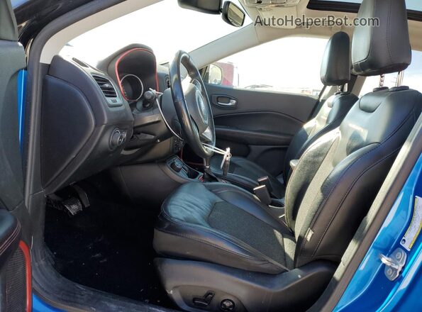 3C4NJDDB1JT454784 2018 JEEP COMPASS Синий Вид салона спереди