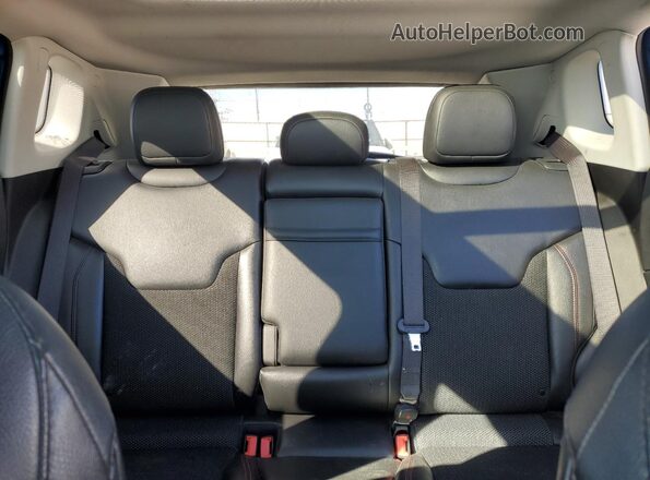 3C4NJDDB1JT454784 2018 JEEP COMPASS Синий Вид задних сидений