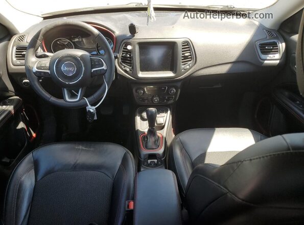 3C4NJDDB7JT376575 2018 JEEP COMPASS Green წინა პანელის ხედი