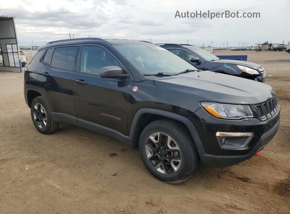 3C4NJDDB8JT207469 2018 JEEP COMPASS Черный Передняя правая четверть