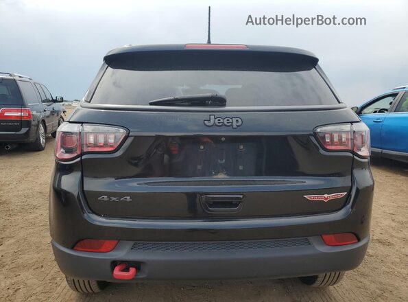 3C4NJDDB8JT207469 2018 JEEP COMPASS Черный Вид сзади