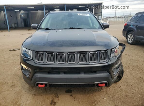 3C4NJDDB8JT207469 2018 JEEP COMPASS Черный Вид спереди