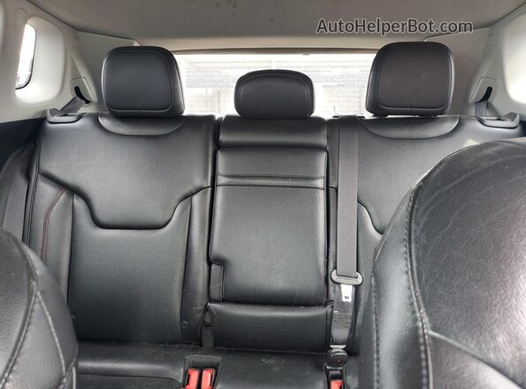 3C4NJDDB8JT207469 2018 JEEP COMPASS Черный Вид задних сидений