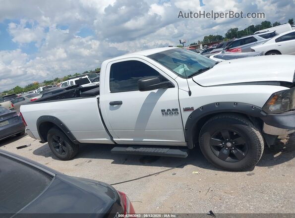 3C6JR6DT1HG555507 2017 RAM 1500 White Widok wnętrza z tyłu