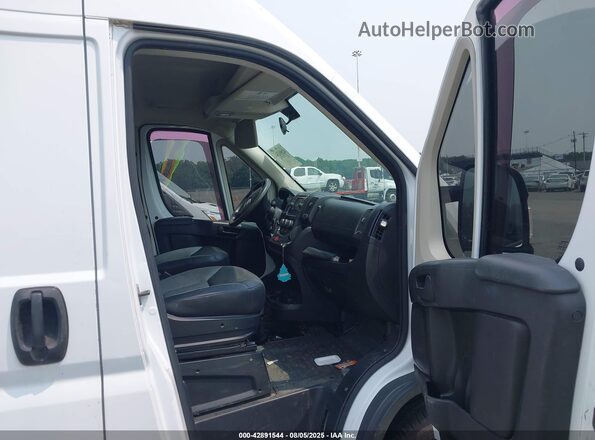 3C6TRVCG0HE528706 2017 RAM PROMASTER 2500 Белый Вид салона спереди
