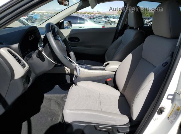 3CZRU6H56JM729370 2018 HONDA HR-V White წინა სალონის ხედი