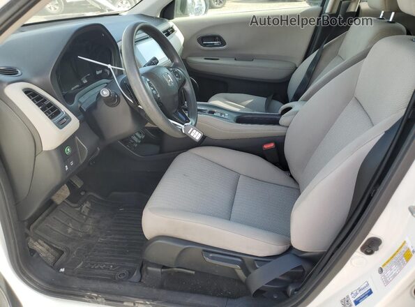 3CZRU6H58JM731945 2018 HONDA HR-V Белый Вид салона спереди