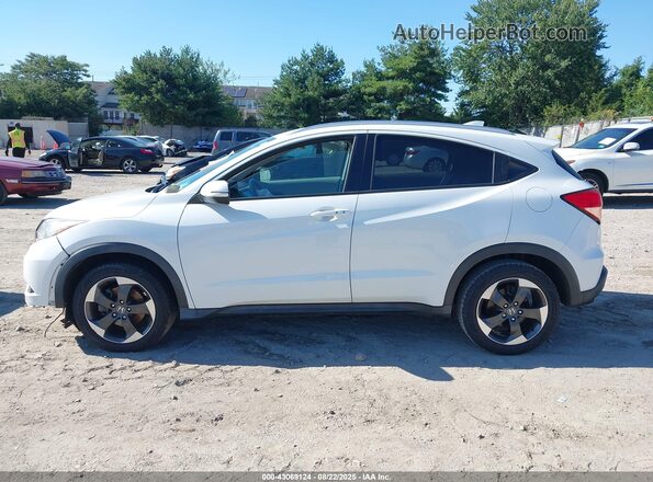 3CZRU6H76JM723201 2018 HONDA HR-V White 360 interior view