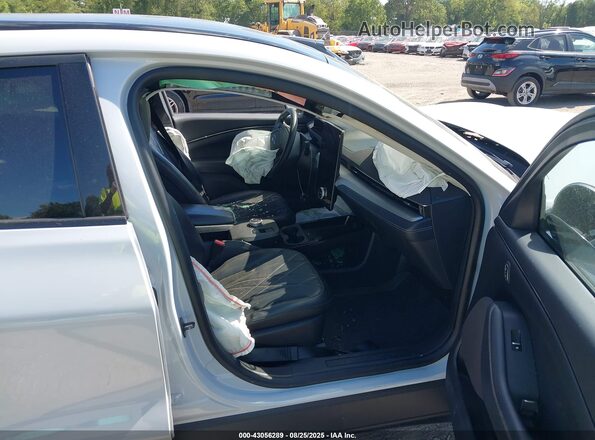 3FMTK2SU2PMA49741 2023 FORD MUSTANG MACH-E White Widok wnętrza z przodu