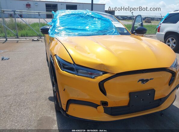 3FMTK3SS0NMA27593 2022 FORD MUSTANG MACH-E PREMI Желтый Вид спереди