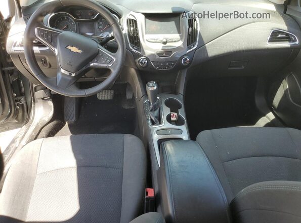 3G1BE6SM3JS653275 2018 CHEVROLET CRUZE Серый Вид панели приборов