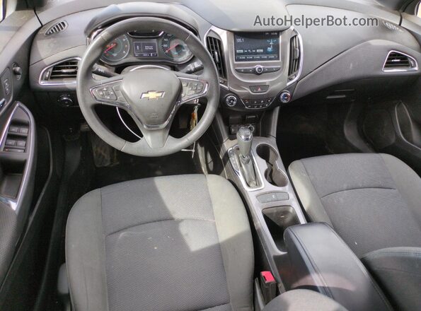 3G1BE6SM4JS540581 2018 CHEVROLET CRUZE Белый Вид панели приборов